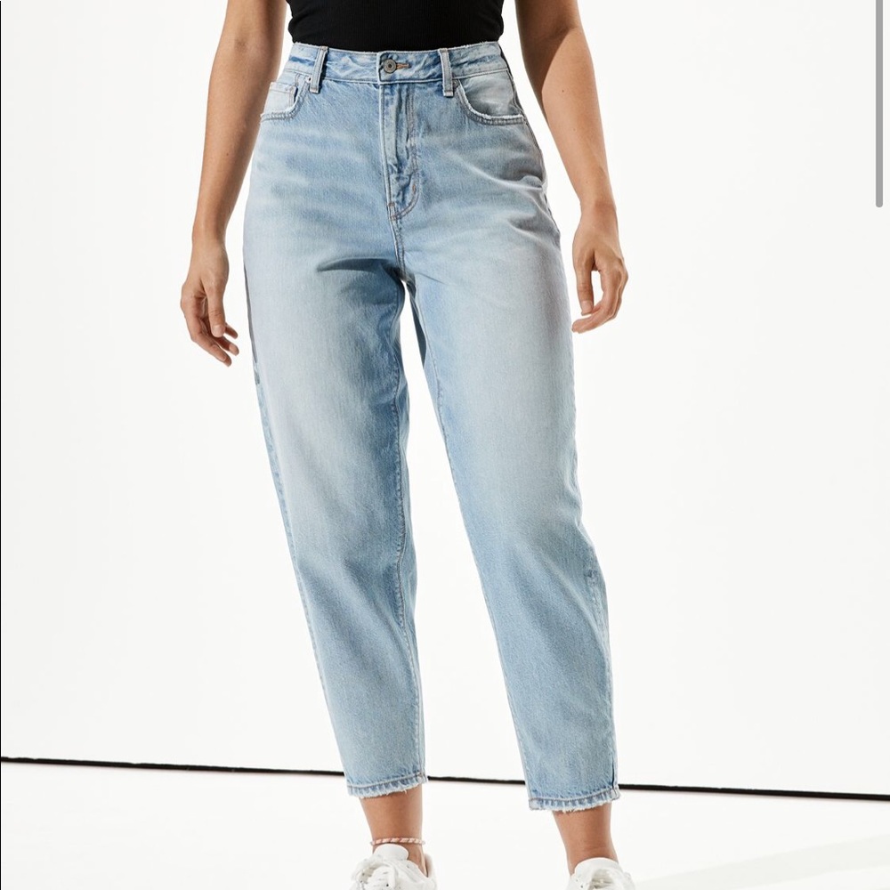 American Eagle relaxed mom jeans